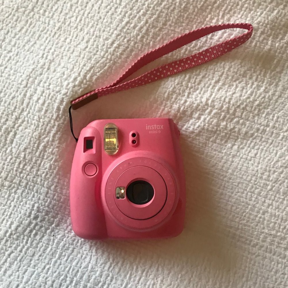 Fujifilm Instax Mini 9 Polaroid Camera Pink
